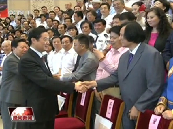 2016年6月13日至15日，中國民間文藝家協(xié)會(huì)第九次全國代表大會(huì)在北京京西賓館隆重舉行，中央政治局委員、書記處書記，中宣部部長劉奇葆，中國文聯(lián)主席孫家正，中國民間文藝家協(xié)會(huì)主席潘魯生等各級(jí)領(lǐng)導(dǎo)參加。華藝雕塑董事長傅紹相參加代表大會(huì)，并與劉奇葆部長親切握手。