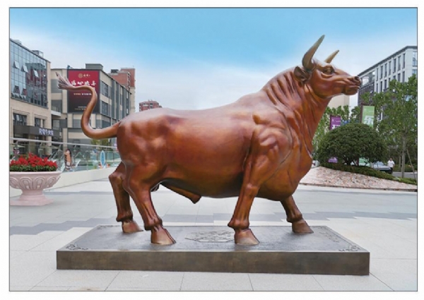 《牛勢鴻運  》  材質：青銅   高度：2.2m  安放：黃島